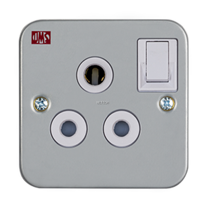 240/250V MetalClad Switched Socket 15A 1 Gang Switched